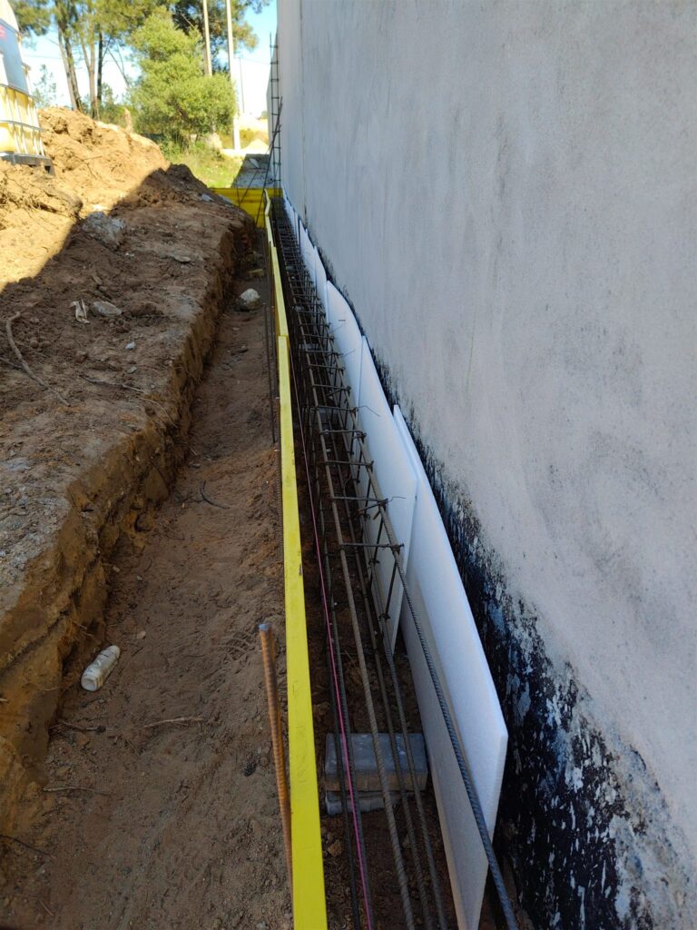 fundações para muro exterior